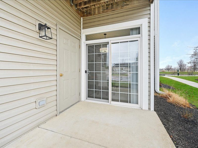 Farmington Lakes Apartments Image 4